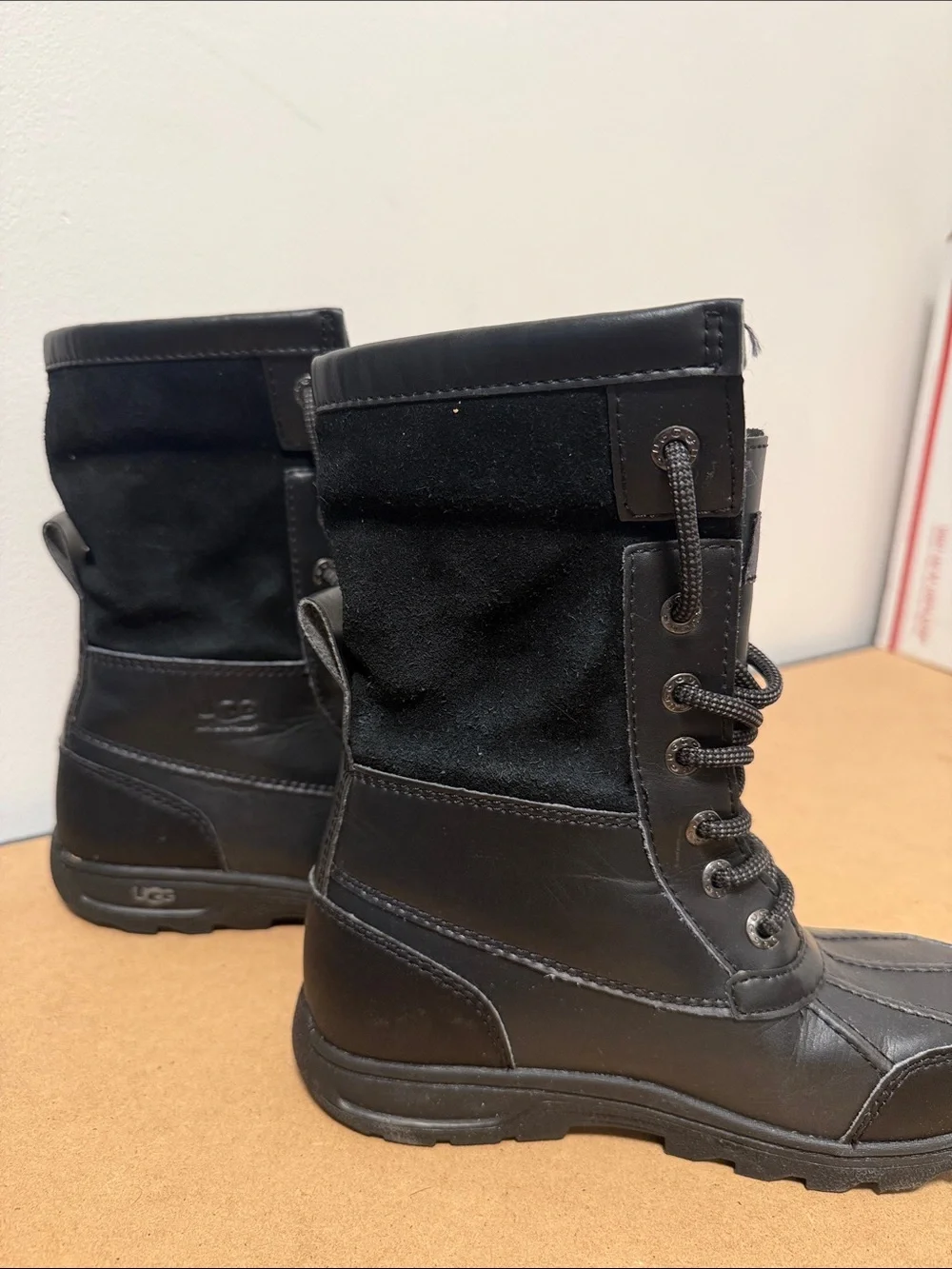 UGG details built